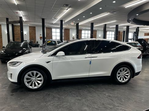 Used 2017 Tesla Model X 75D image 8