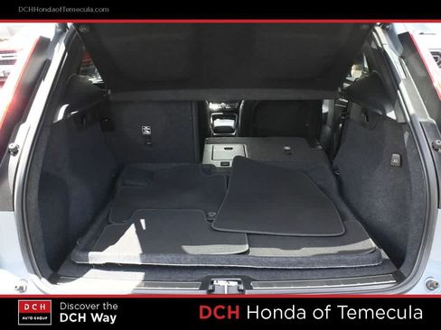 Used 2023 Volvo XC40 B5 Plus AWD/4WD image 21