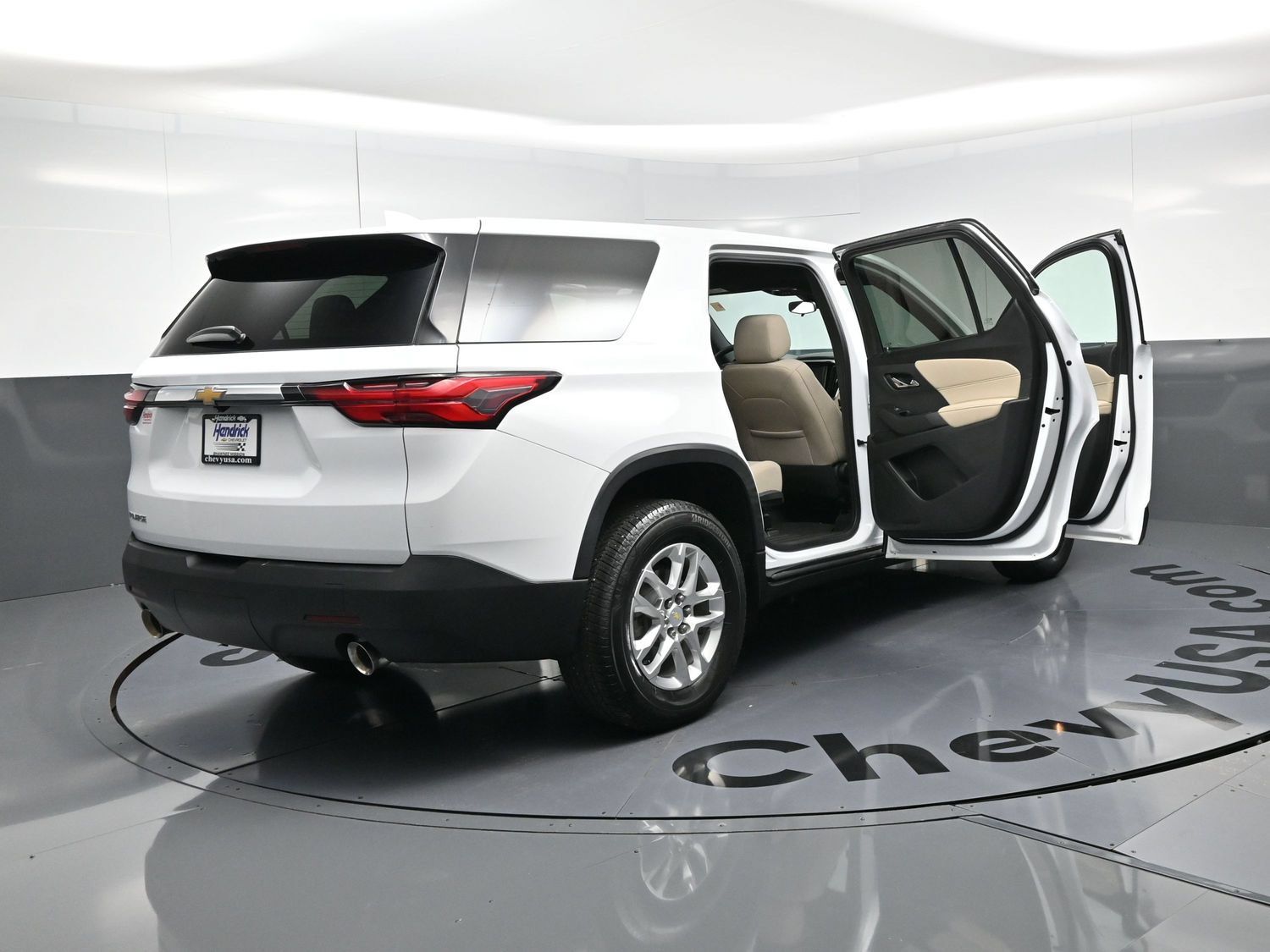Used 2022 Chevrolet Traverse LS FWD image 26