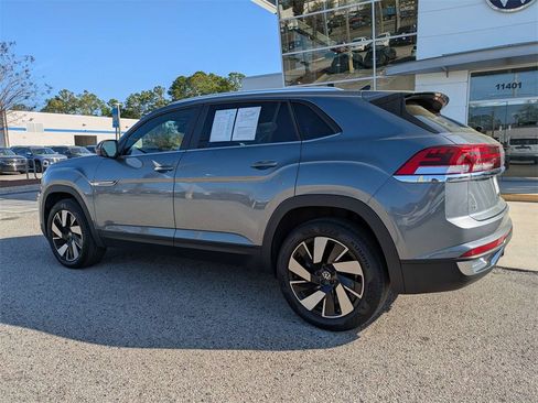 Certified 2024 Volkswagen Atlas Cross Sport SE image 4