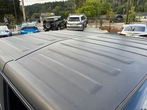 Used 2021 Jeep Wrangler Sport image 29