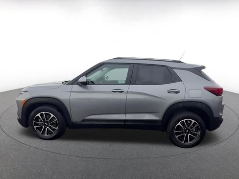 Used 2025 Chevrolet TrailBlazer LT image 9