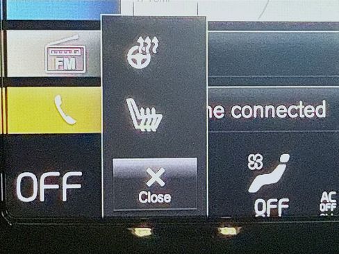 Used 2020 Volvo XC40 T5 Momentum image 20