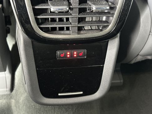 Used 2022 Lincoln Nautilus Reserve image 18