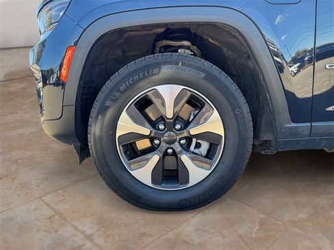 Used 2023 Jeep Grand Cherokee 4WD 4xe image 14