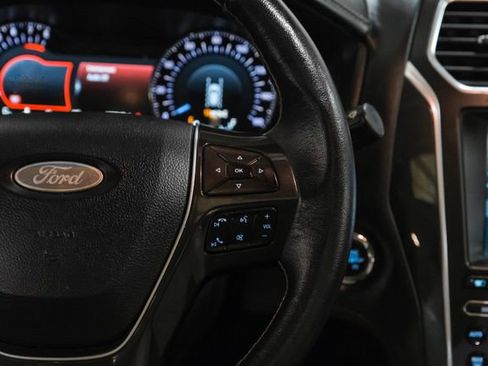 Used 2018 Ford Explorer Platinum image 19