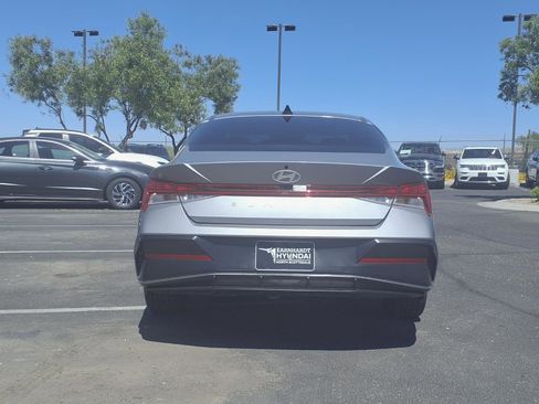 Certified 2025 Hyundai Elantra SEL FWD image 5