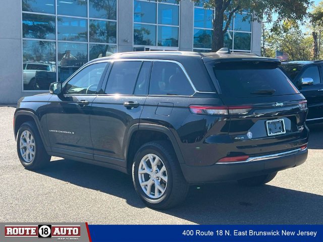 Used 2023 Jeep Grand Cherokee Limited w/ Luxury Tech Group II AWD/4WD image 3