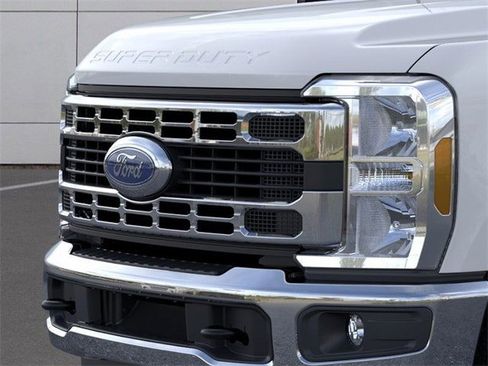 New 2025 Ford F350 XLT image 39