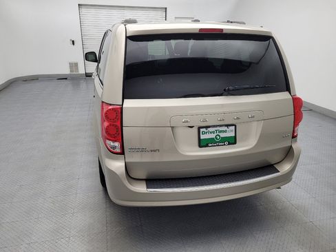 Used 2014 Dodge Grand Caravan SXT FWD image 6