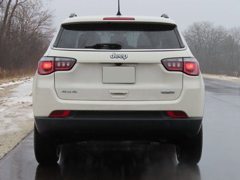 Used 2020 Jeep Compass Latitude w/ Cold Weather Group image 8