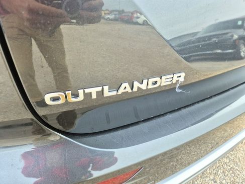 New 2026 Mitsubishi Outlander SEL image 10