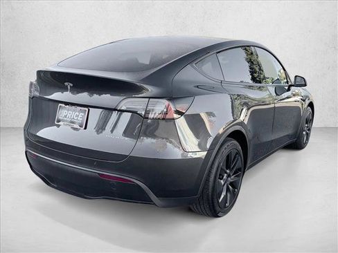 Used 2025 Tesla Model Y Long Range image 5