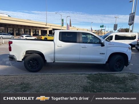 Used 2022 Chevrolet Silverado 1500 LT w/ Z71 Off-Road Package image 10