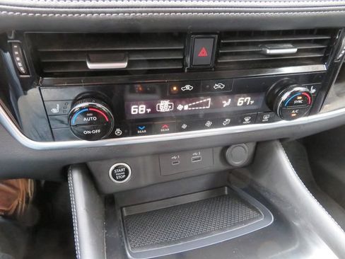 Used 2023 Nissan Rogue SL w/ SL Premium Package FWD image 24
