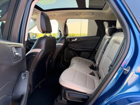 Used 2022 Ford Escape Titanium AWD/4WD image 33