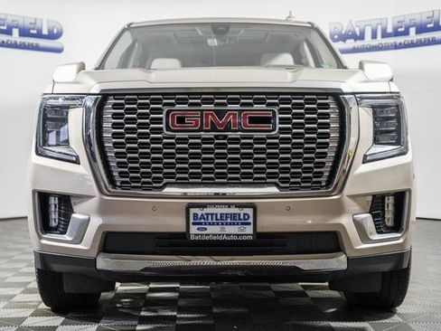 Used 2021 GMC Yukon XL Denali w/ Denali Premium Package image 2