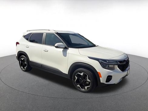 Used 2025 Kia Seltos S image 2