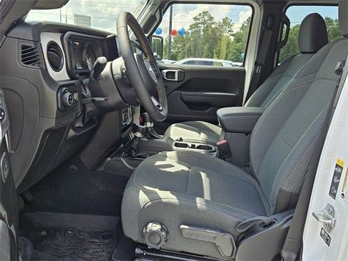 New 2024 Jeep Gladiator Sport image 10