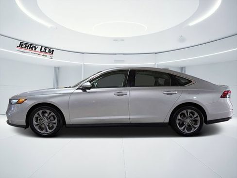 Used 2024 Honda Accord EX image 6