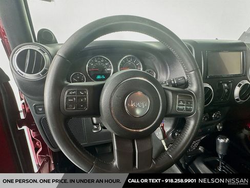 Used 2012 Jeep Wrangler Unlimited Rubicon w/ Dual Top Group AWD/4WD image 11