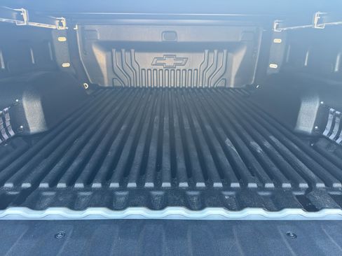 Used 2024 Chevrolet Silverado 1500 LT image 9