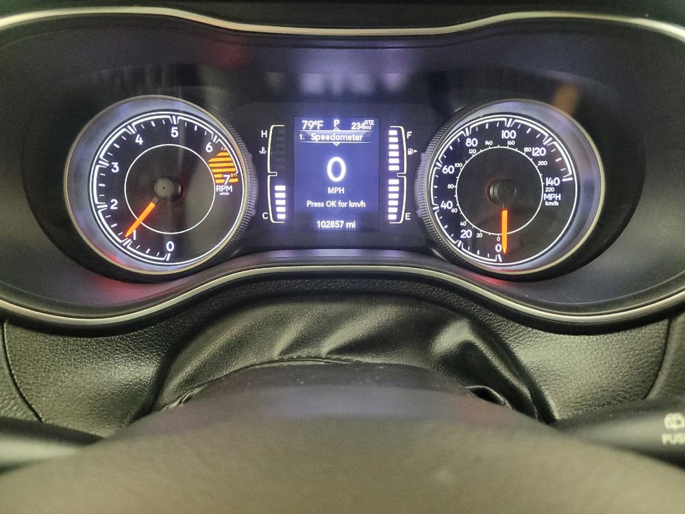 Used 2019 Jeep Cherokee Latitude Plus FWD image 23