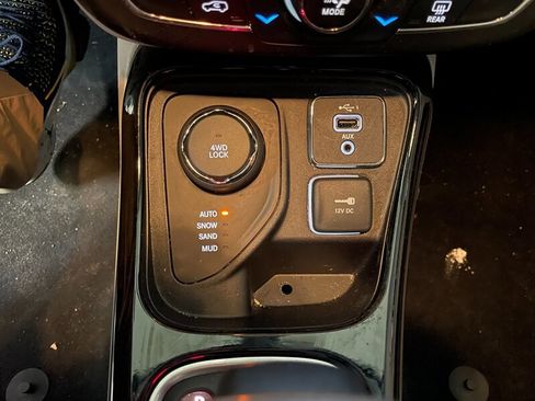 Used 2020 Jeep Compass Limited image 13