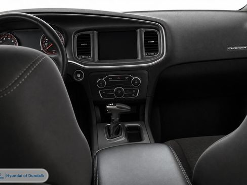 Used 2019 Dodge Charger SXT RWD image 8