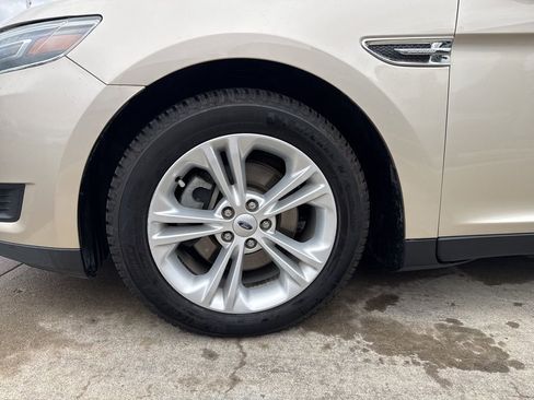 Used 2018 Ford Taurus SE image 44