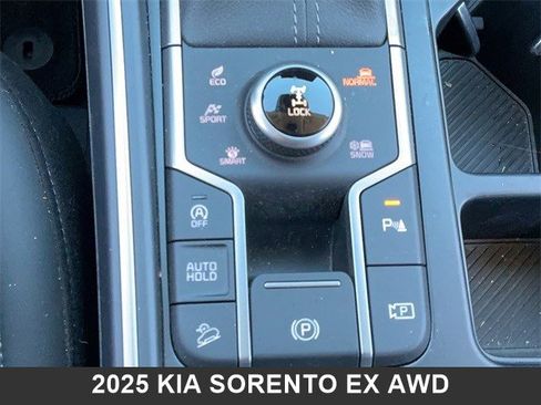 Certified 2025 Kia Sorento EX image 23