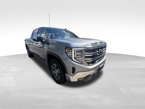 Used 2025 GMC Sierra 1500 SLT RWD image 10