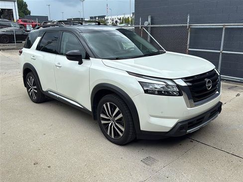 Certified 2024 Nissan Pathfinder Platinum w/ Cargo Package AWD/4WD image 1