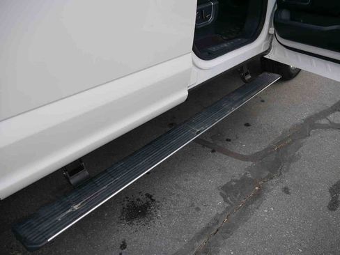 Used 2015 Ford F150 Platinum w/ Equipment Group 701A Luxury image 33