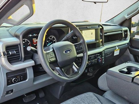 New 2025 Ford F250 XLT w/ FX4 Off-Road Package image 3