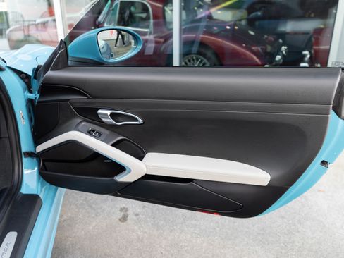 Used 2020 Porsche 718 Cayman image 24