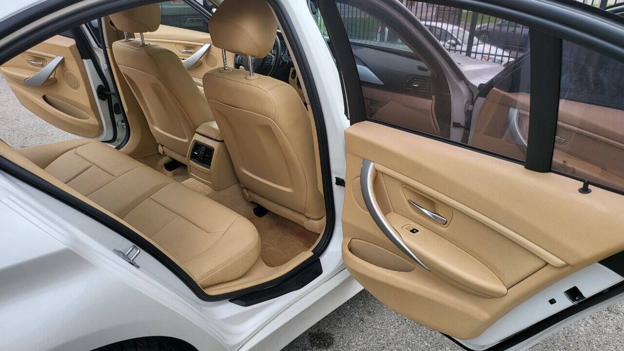 Used 2015 BMW 320i Sedan RWD image 17