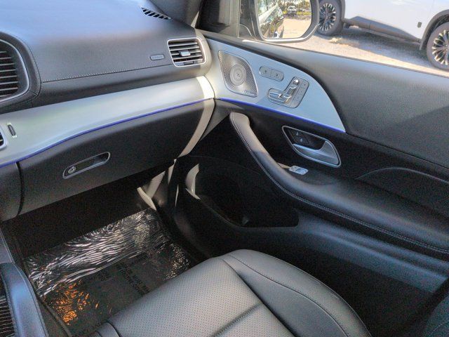 Used 2025 Mercedes-Benz GLS 450 4MATIC image 16