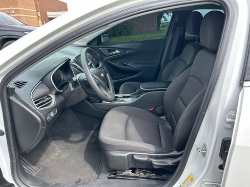 Used 2021 Chevrolet Malibu LS FWD image 10