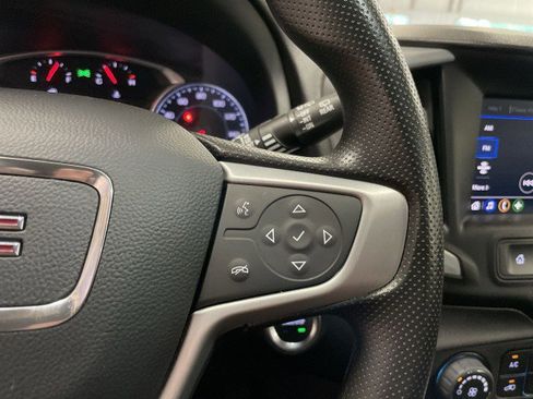 Used 2024 GMC Terrain SLE FWD image 27