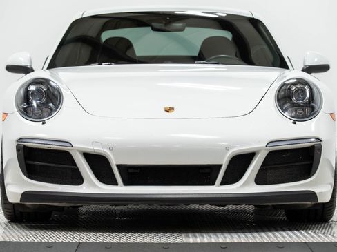Used 2018 Porsche 911 Carrera GTS image 3
