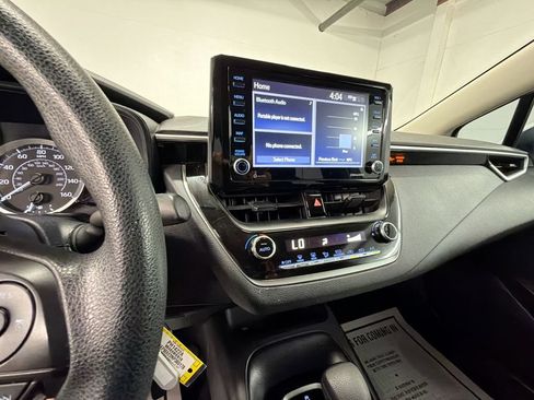 Used 2022 Toyota Corolla LE FWD image 16