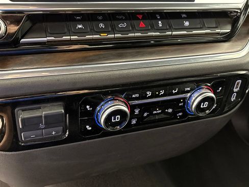 Certified 2025 GMC Sierra 1500 SLT AWD/4WD image 49