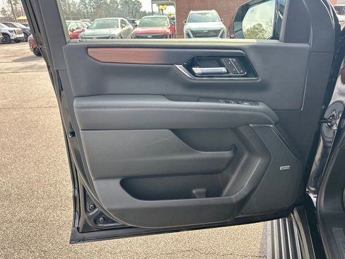 New 2026 GMC Yukon XL Denali w/ Sun & Power Step Package image 11