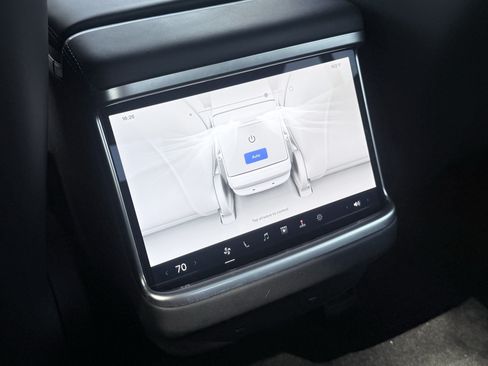 Used 2023 Tesla Model S AWD/4WD image 40