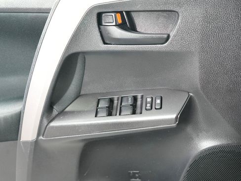 Used 2017 Toyota RAV4 LE FWD image 19
