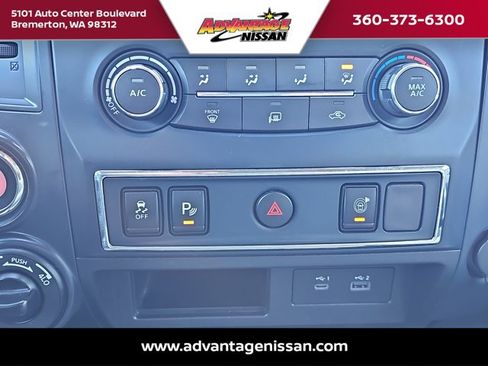 Used 2022 Nissan Titan SV w/ Accessory Utility Package image 18