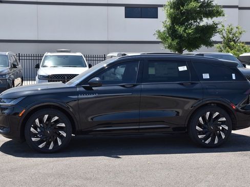 New 2026 Lincoln Nautilus Reserve w/ Jet Appearance Package AWD/4WD image 17