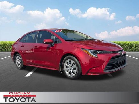Certified 2025 Toyota Corolla LE FWD image 1