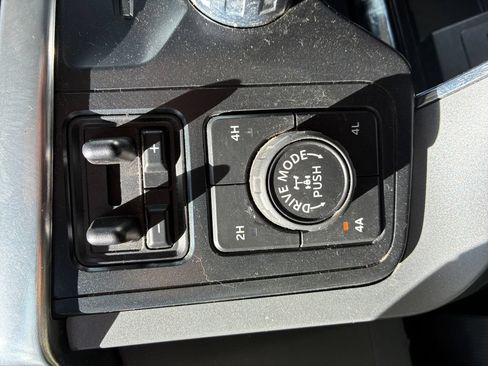 Used 2022 Ford F150 Lariat w/ FX4 Off-Road Package AWD/4WD image 19